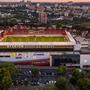 Belgrad: Der FK Vozdovac spielt auch auf dem Dach eines Shoppingcenters