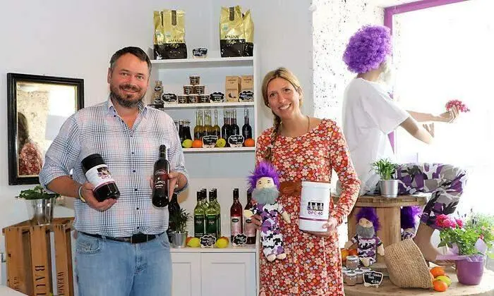 Daniel und Stefanie Präsent im Robert-Franz-Shop in Feldkirchen