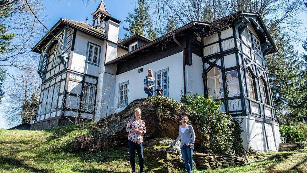 Die  Schwestern Franziska Pieber, Simone Pagger und Bettina Dengg besitzen die Villa