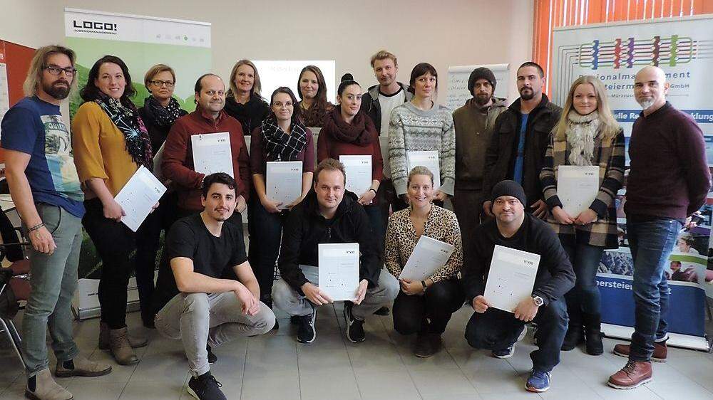 Mitarbeiter aus Einrichtungen der außerschulischen Jugendarbeit aus der ganzen Steiermark bei der Schulung „Alltagsdroge Alkohol“ im Regionalmanagement in Leoben