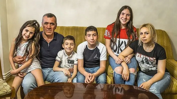 Graz war ihre Heimat, nun sind sie wieder in Armenien: Karina (7), Levon (46), Ashot (7), Artyom (12), Rebeka (15) und Hripsime (38) Vardanyan.