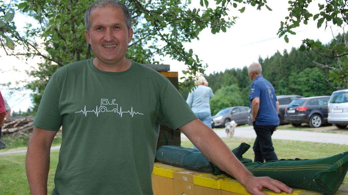 Harald Strommer züchtet Carnica-Bienen in Kleinwöllmiß