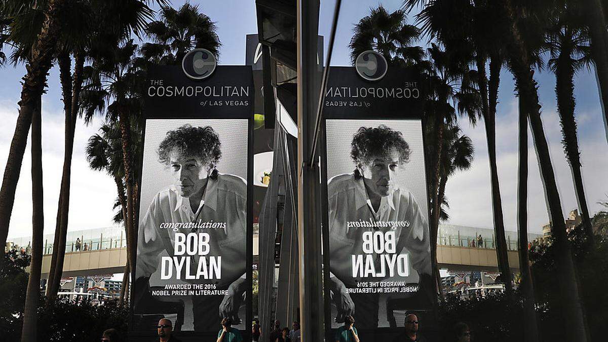 Auf Plakaten in Las Vegas wird Bob Dylan zum Preis gratuliert