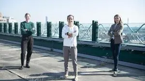 Starke Frauen braucht der Sport: Irene Fuhrmann (Mitte), ÖFB-Nationaltrainerin, Viola Kleiser (links), frühere Sprinterin & Bobfahrerin und nun Leichtathletiktrainerin und Ines Volkmann, eine der ersten Trainees

Foto: HBF/Karlovits
Festsaal, Radetzkystraße 2, 1030 Wien