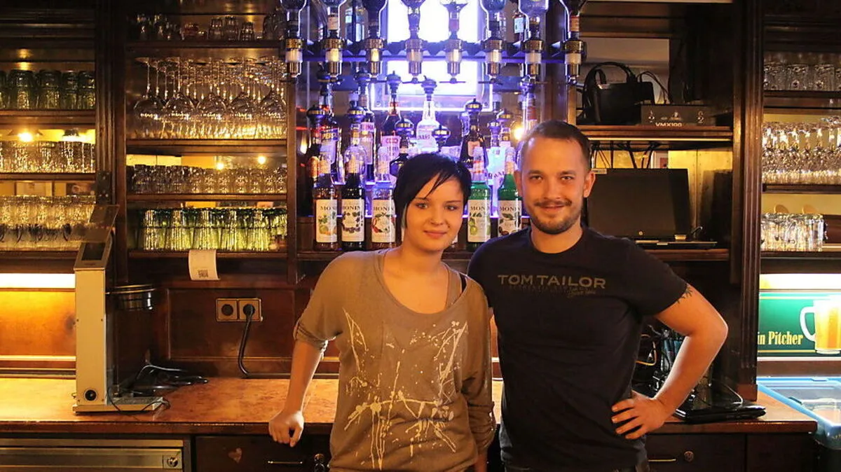 Gemeinsam mit Mitarbeiterin Bianca Brunner und einer neuen Mitarbeiterin freut sich Peter Lauko schon auf seine Gäste