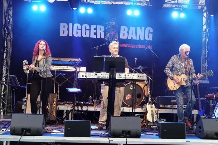 Den Abend eröffnete die Formation „Take Us“ mit Uwe Schmidt, Mandy Oberle und Martina Hofstadler.
