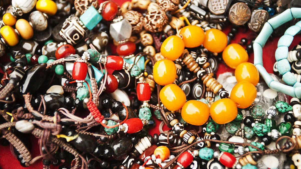 Reizender Billig-Schmuck: Nickel kann Allergien auslösen