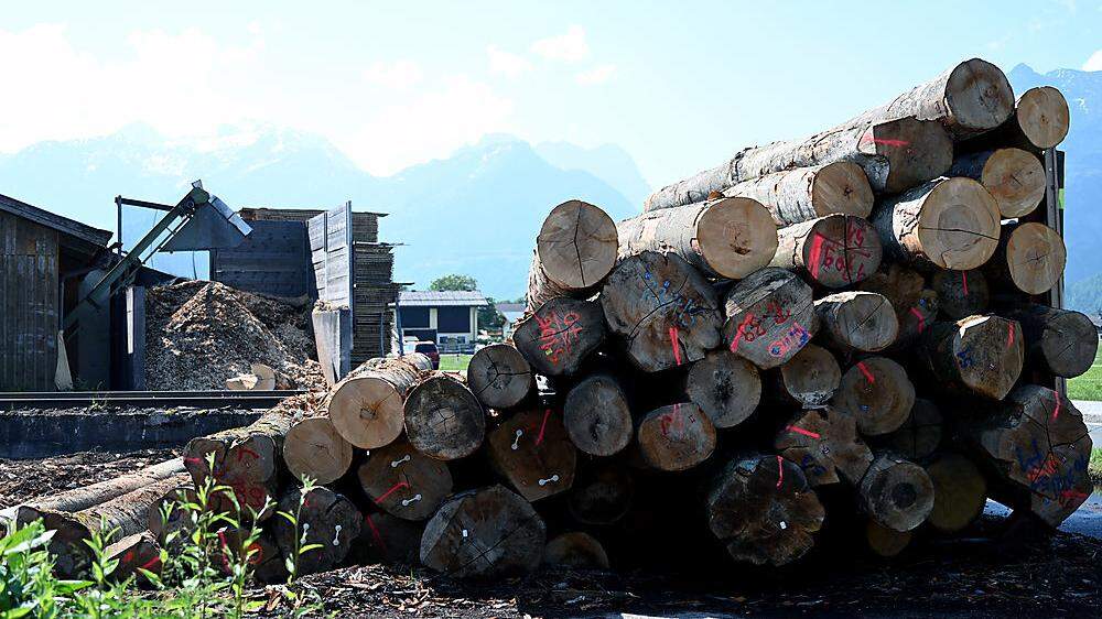 In den vergangenen Jahren sind die Preise für Holz nach unten gegangen. Jetzt ist man trotz enormer Preissteigerungen bei Rundholz  aber erst auf dem Niveau von 2014 angelangt