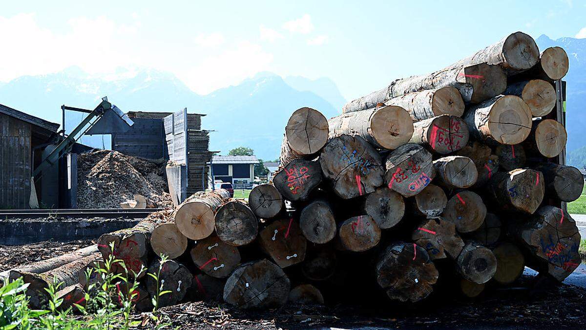 In den vergangenen Jahren sind die Preise für Holz nach unten gegangen. Jetzt ist man trotz enormer Preissteigerungen bei Rundholz  aber erst auf dem Niveau von 2014 angelangt