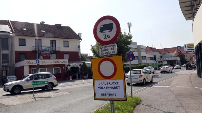 Die Draubrücke wurde 1958 errichtet. Täglich fahren 11.000 Fahrzeuge über die Brücke.