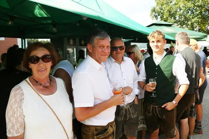 Kulinarisch wurde das Fest von Gastronomiebetrieben wie dem AlmRestaurant Stölzl, dem Gasthof Seetalblick, der St. Wolfganger Stub‘n und dem Alpengasthof Sabatyhütte geprägt, die mit einer Vielfalt an traditionellen Köstlichkeiten aufwarteten. 