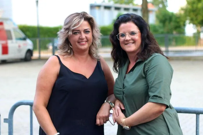 Sonja Zussner und Claudia Huber haben den Weg aus Friesach auf sich genommen. "Das Konzert ist ein Stück Normalität", freuen sich die beiden.M