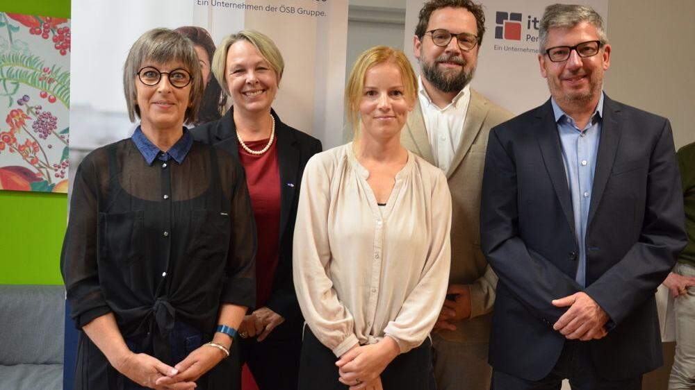 Gabriela Seifter, Sabine Platzer Werlberger, Burgi Waldnig, Karl Zabernig und Hannes Riedl (von links)