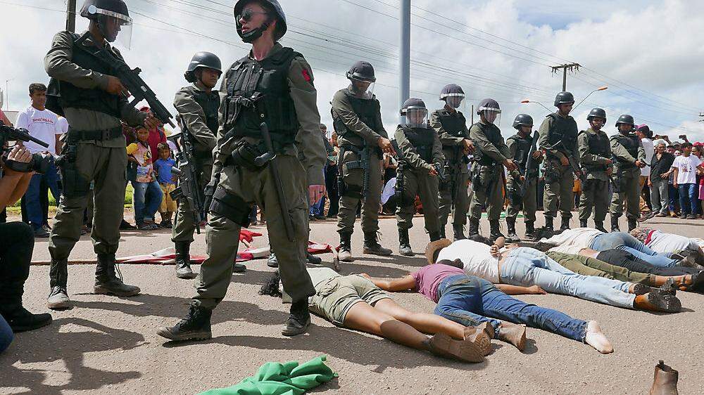 Massaker an Landlosen in Eldorado do  Carajás: das Reenactment für „Antigone im Amazonas“ sorgte in Brasilien für Aufregung