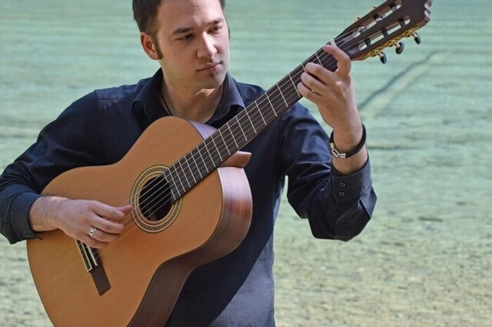 Lead-Gitarre: Der 30-jährige Spittaler ist Musikschullehrer und Studiomusiker.