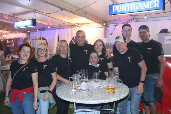 Einige befreundete Wehren - wie z.B. die FF Aich - kamen zum Feuerwehrfest am Freitagabend 