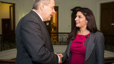 Beamten-Verhandler Norbert Schnedl und Muna Duzdar einigten sich