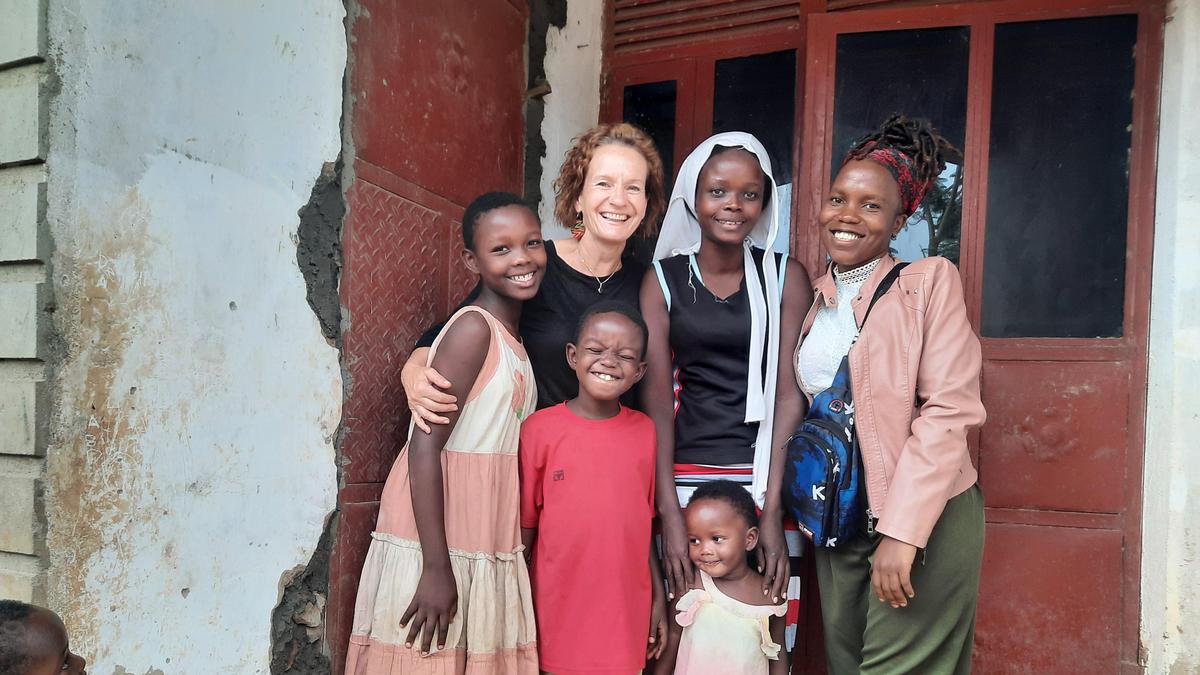 Elke Preininger hilft Menschen in Uganda