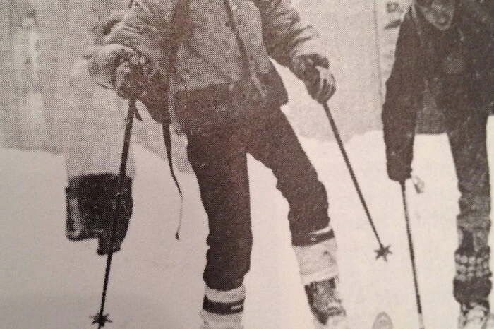 Aufstieg auf den Schloßberg über die Wickenburggasse, danach Abfahrt mit Alpinskiern, berichtet Willibald Handler von seinen Erlebnissen im Rekordschnee des Jahres 1986