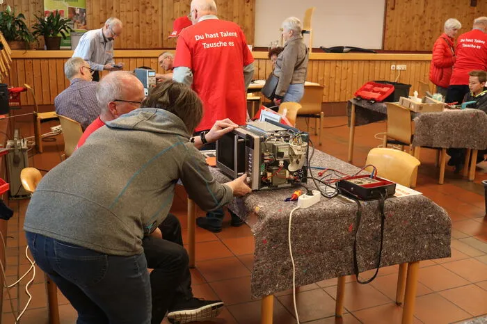 Repair Café des Talentetauschkreises Osttirol in Lienz am 27. April
