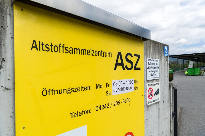 Auch bei den Altstoffsammelzentren herrscht reger Verkehr.
