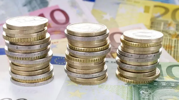 Nach dem Wechseln hatte der Angeklagte immer mehr Geld als vorher