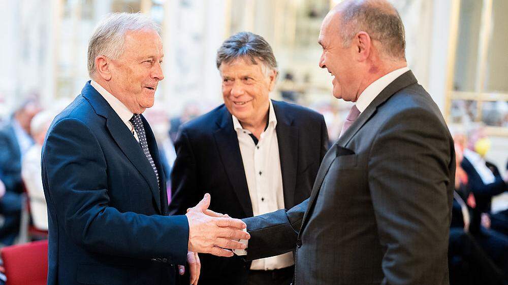 Leo Windtner und Peter Schröcksnadel mit Nationalratspräsident Wolfgang Sobotka (ÖVP) (v. l. n. r.).