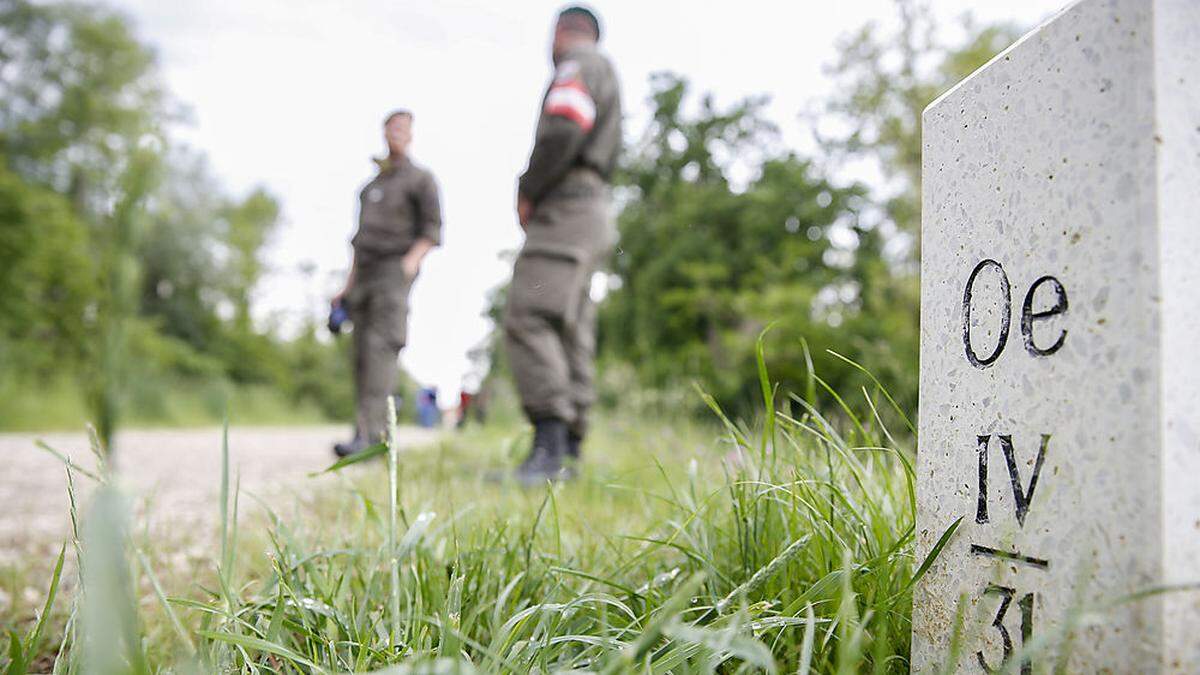 Soldaten im Assistenzeinsatz an der grünen Grenze