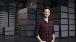 Stefan Schimmer (30) ist gelernter Elektrotechniker und leitet bei Saint Gobain Rigips ein Team von 25 Mitarbeitern zwischen 16 und mehr als 60 Jahren 