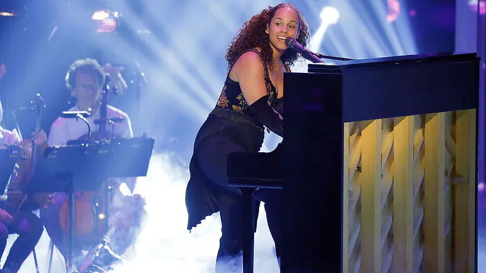 Alicia Keys sorgte für den Prolog am Sonntagabend in Berlin.