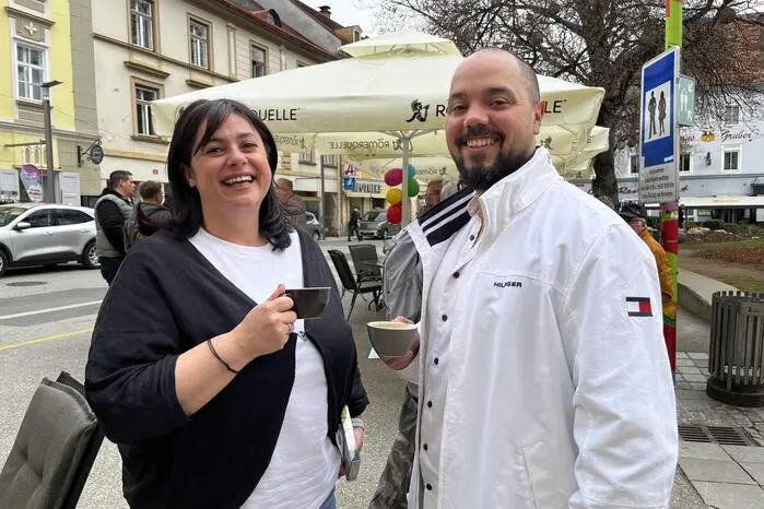 Freudestrahlende Gesichter bei der Eröffnung.