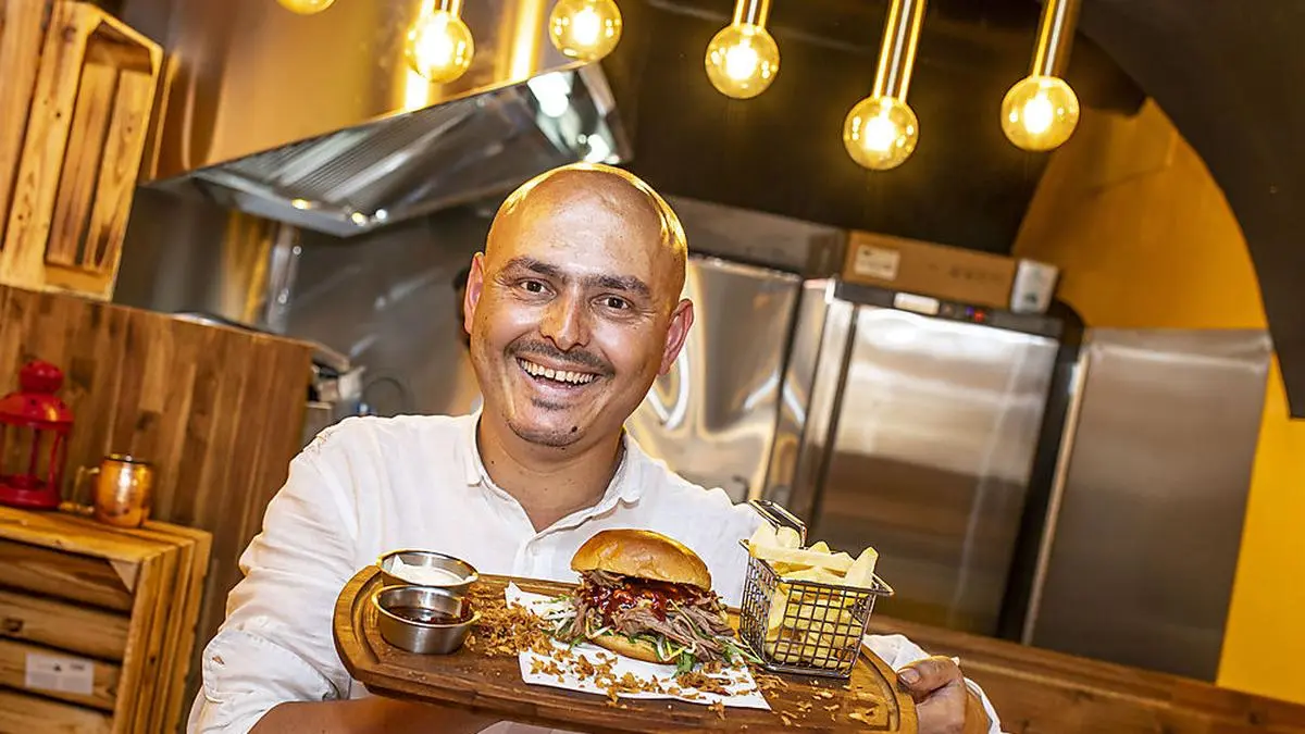 Ümit Barans Burger haben sich bereits einen Namen in Klagenfurt gemacht.