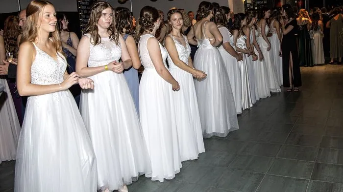Eine großartige Stimmung gab es beim 70. Maturaball des Gymnasium Fürstenfeld, den 32 Tanzpaare in der Stadthalle Fürstenfeld eröffneten