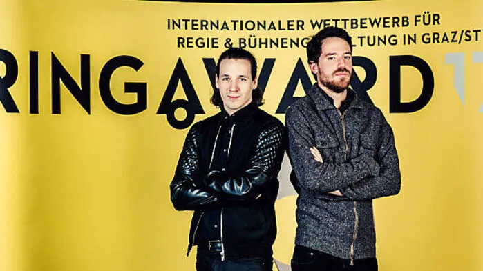 Valentin Schwarz (links) mit Bühnenbildnder Andrea Cozzi. Schwarz hat den letzten Regiewettbewerb "Ring.Award" in Graz 2017 gewonnen. 2020 debütiert er in Bayreuth