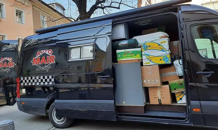 Bereits ein vollgepackter Transporter wurde am Wochenende nach Millstatt gebracht, von dort geht es weiter an die polnische Grenze