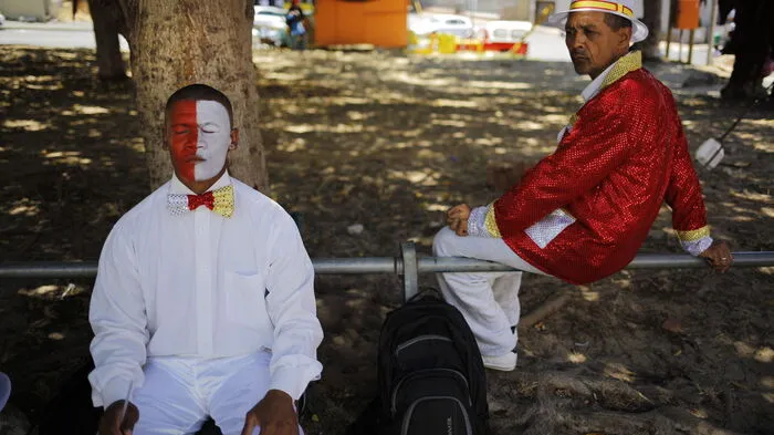 SÜDAFRIKA: Die Menschen am Kap starten mit einer Art Karneval ins neue Jahr. Höhepunkt ist der bunte Umzug durch Kapstadt am 2. Jänner. Das Spektakel geht auf den "Emancipation Day" zurück, den Tag, an dem die Sklaven in Südafrika in den 1830er-Jahren freigelassen wurden.