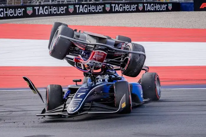 SPIELBERG,AUSTRIA,28.JUN.25 - MOTORSPORTS, FORMULA 1 - Grand Prix of Austria, FIA Formula 2, Red Bull Ring, sprint race. Image shows Sami Meguetounif (FRA/ Trident) and Luke Browning (GBR/ Hitech TGR). Photo: GEPA pictures/ Matthias Trinkl
