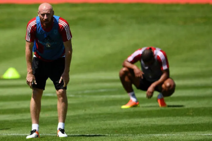 ...James Collins (vorne) von West Ham...