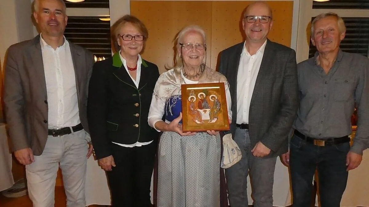 Gemeindekassier Ewald Gutmann, Kulturreferentin Annemarie Gigl, Theresia List, Bürgermeister Ferdinand Groß und Alois Liebmann