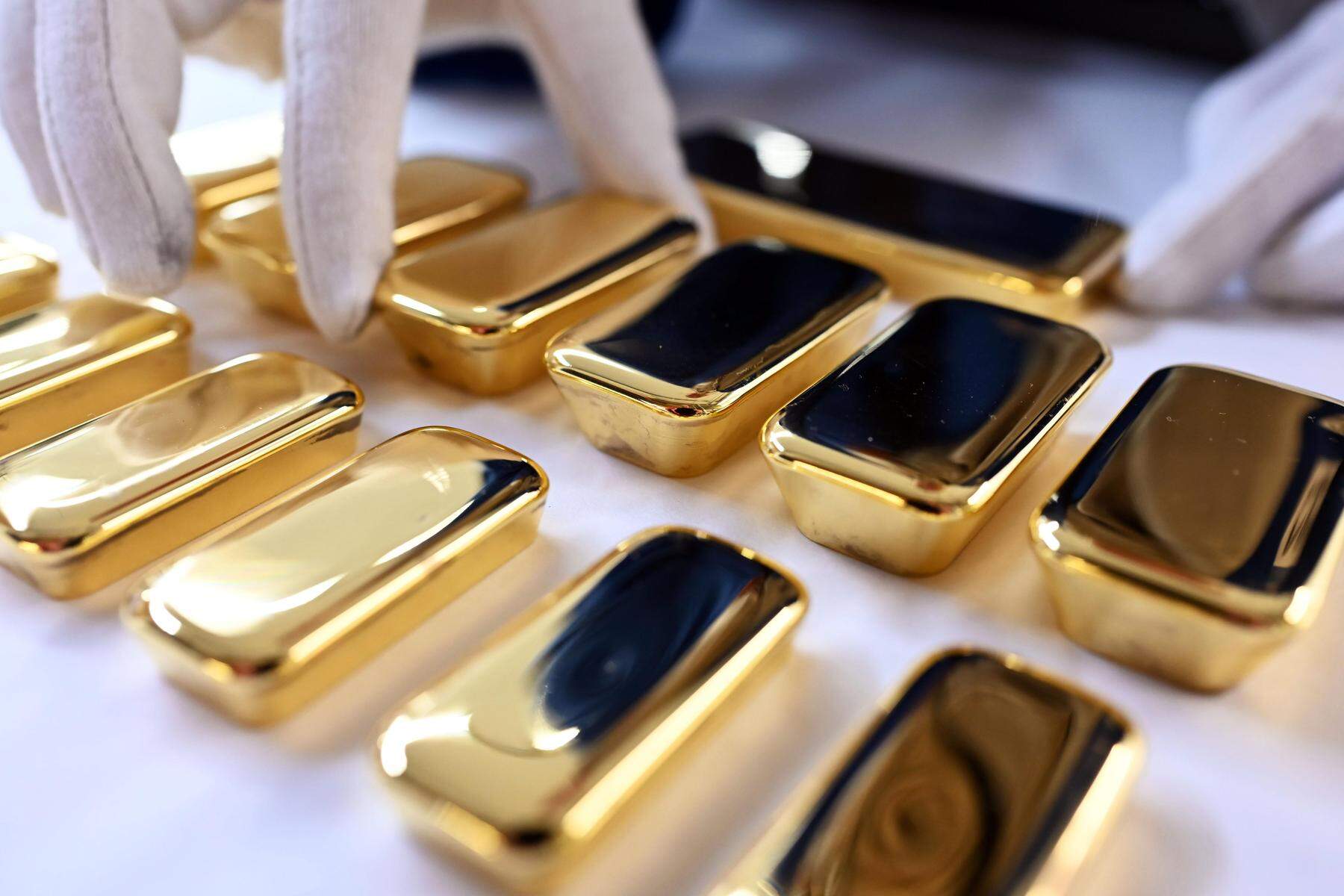 Plus 10% seit Jahresbeginn: „Schub für Edelmetall“: Der Goldpreis eilt von Rekord zu Rekord