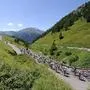Das Fahrerfeld Peloton im Anstieg zum Grossglockner im Nationalpark Hohe Tauern - Grossglockner Hochalpenstrasse - Landschaft - Landscape - Feature - Natur - Hintergrund - Illustration - Impression - Uebersichtsbild - kompaktes Fahrerfeld - Aktion - Rennszene - Querformat - quer - horizontal - Event / Veranstaltung: Oesterreich Rundfahrt 2015 - Stage 6 / 6.Etappe: Lienz zum Kitzbueheler Horn (Alpenstrasse) 166.8 km - Location / Ort: Kitzbueheler Horn - Austria - Oesterreich - Europe - Europa - Date / Datum: 10.07.2015