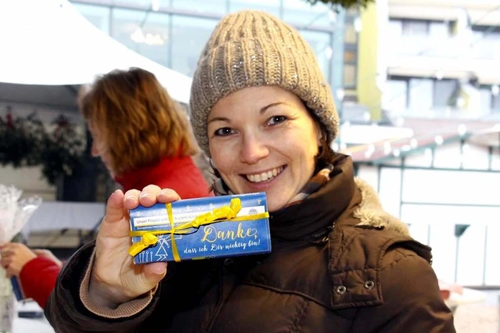 Die Einnahmen vom Soroptimist-Club aus warmen Getränken, Schokoladen und Losverkauf kommen hilfsbedürftigen Kindern zugute.