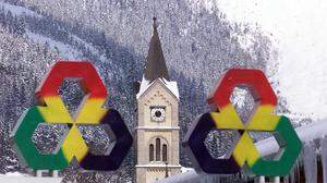 Die stilisierte Schneeflocke war 1999 Teil des Logos der WM  | Die stilisierte Schneeflocke war 1999 Teil des Logos der WM 