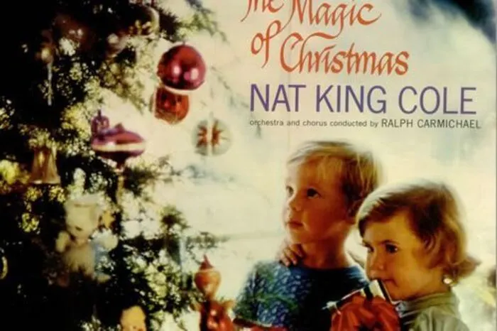 Es gibt viele Alben, die den Geist der guten Weihnacht einfangen, doch an einem kalten Winterabend, wenn sich die Familie versammelt hat, passt wenig besser als Nat King Coles samtweiche Stimme: Das Album von 1960, reichhaltig mit Orchester arrangiert, ist in der neusten Version um „The Christmas Song“ erweitert.