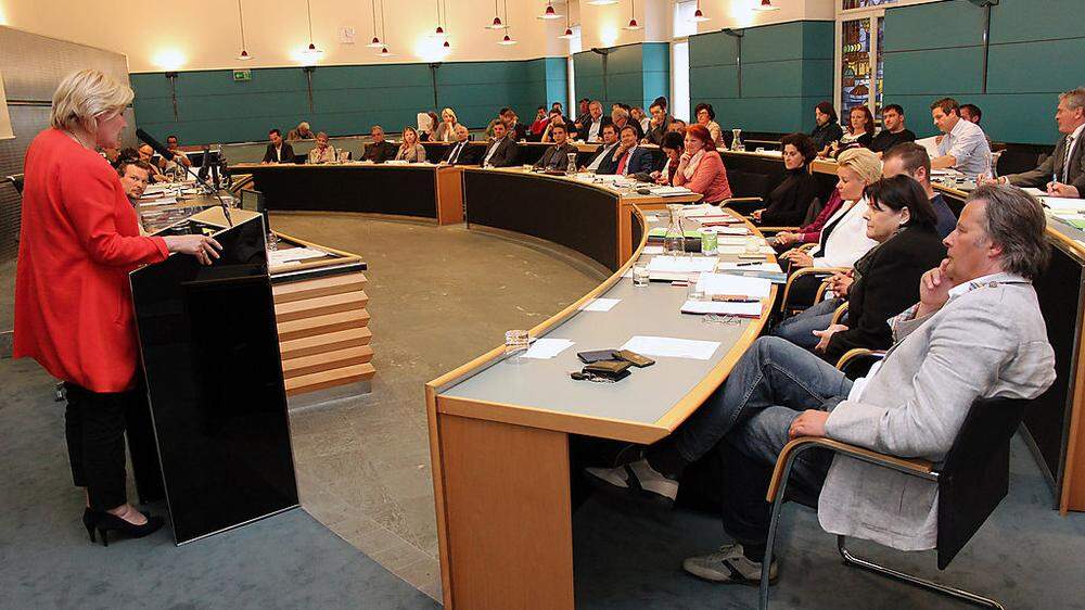 Gemeinderatsdebatte über den Rechnungsabschluss 2014