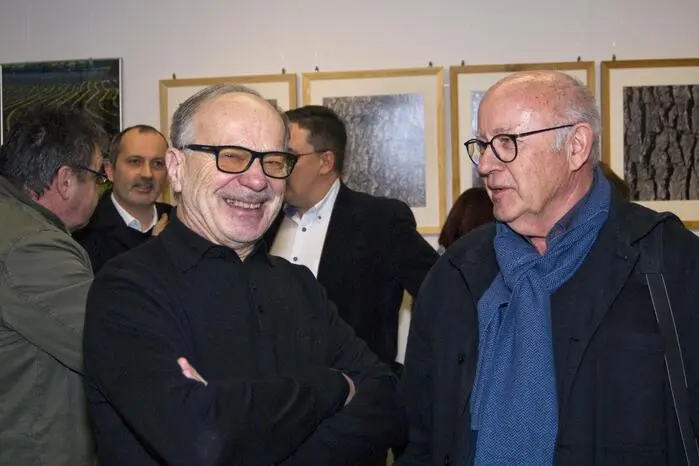 Die Ausstellungseröffnung stieß auf großes Interesse.