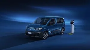 Der neue Fiat Doblo geht an die Ladesäule