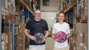 Christian „Chrissi“ Mathans und Niko Zagler im Lager in Seiersberg-Pirka