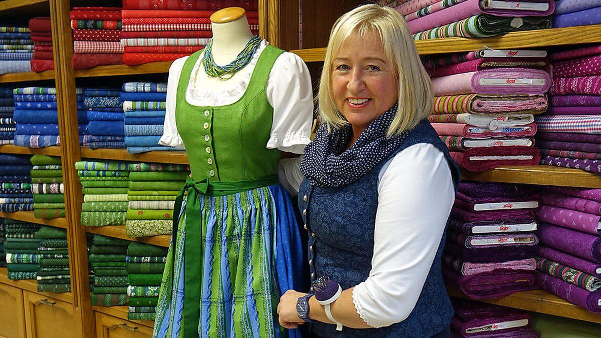 Andrea Ziegler hat das „Grüner-See“-Dirndl mit der Landjugend entworfen