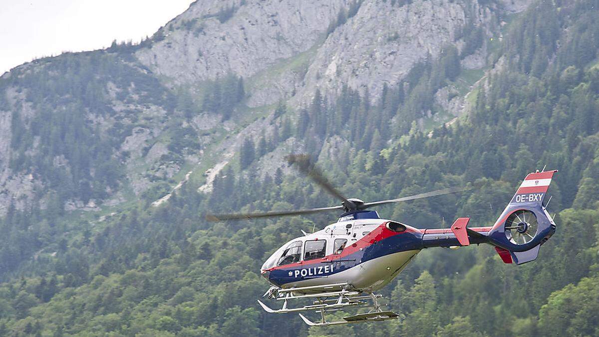 Auch der Polizeihubschrauber stand im Einsatz (Symbolfoto)